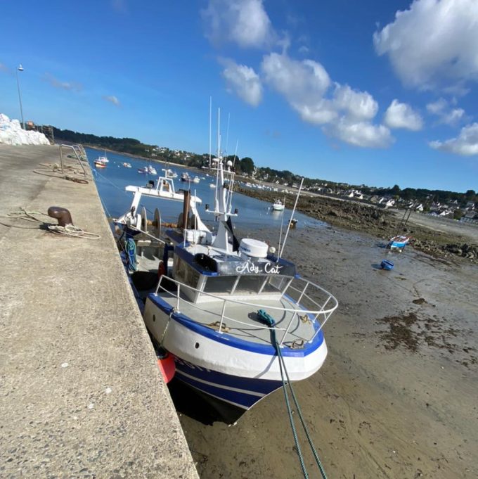 ADYCAT Bateau de Pêche - AdyCat à quai