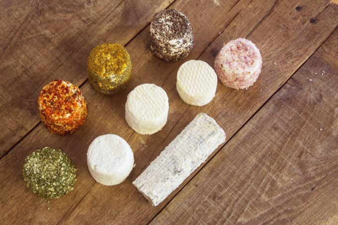 Pampilles et Cabrioles - fromages crottins et bûches de chèvre bio