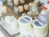 Pampilles et Cabrioles - étal de fromages et faisselles bio