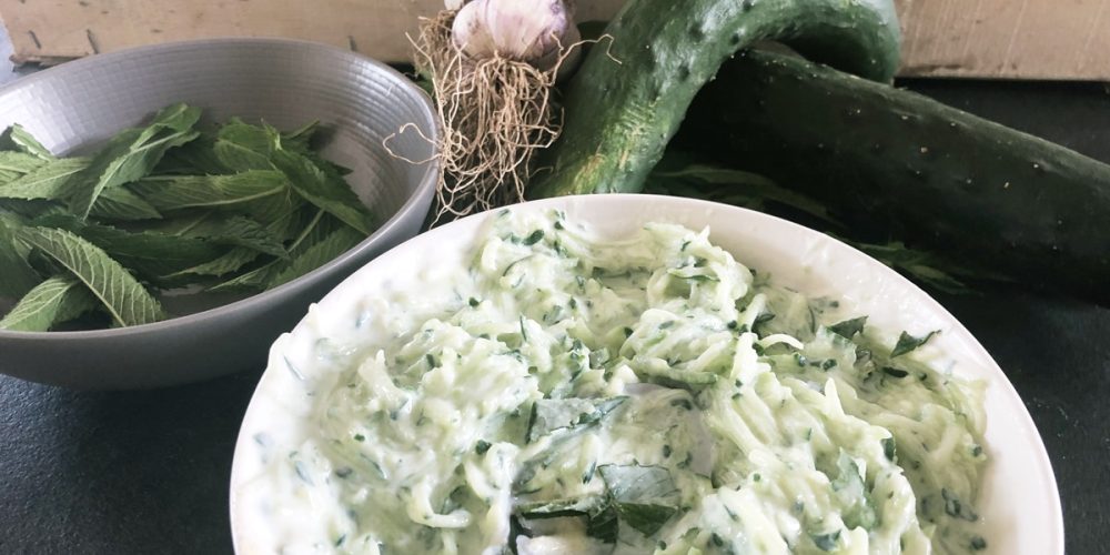 Recette de Tzatziki  : rapide, frais, délicieux… parfait quoi ! 🥒🤤