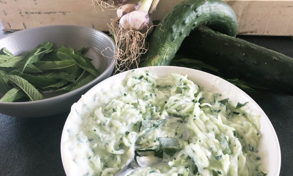 Recette de Tzatziki  : rapide, frais, délicieux… parfait quoi ! 🥒🤤