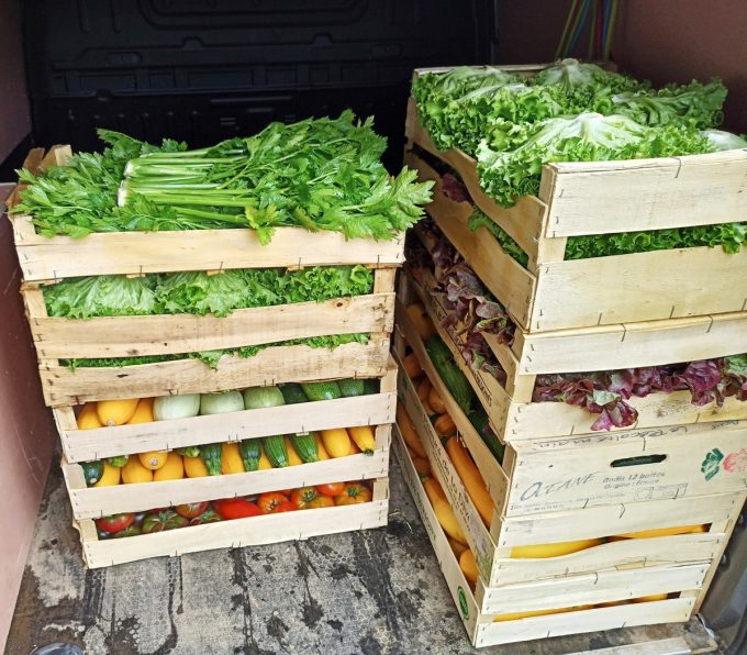 La Ferme de l'Abondance - cageots prêts à livrer