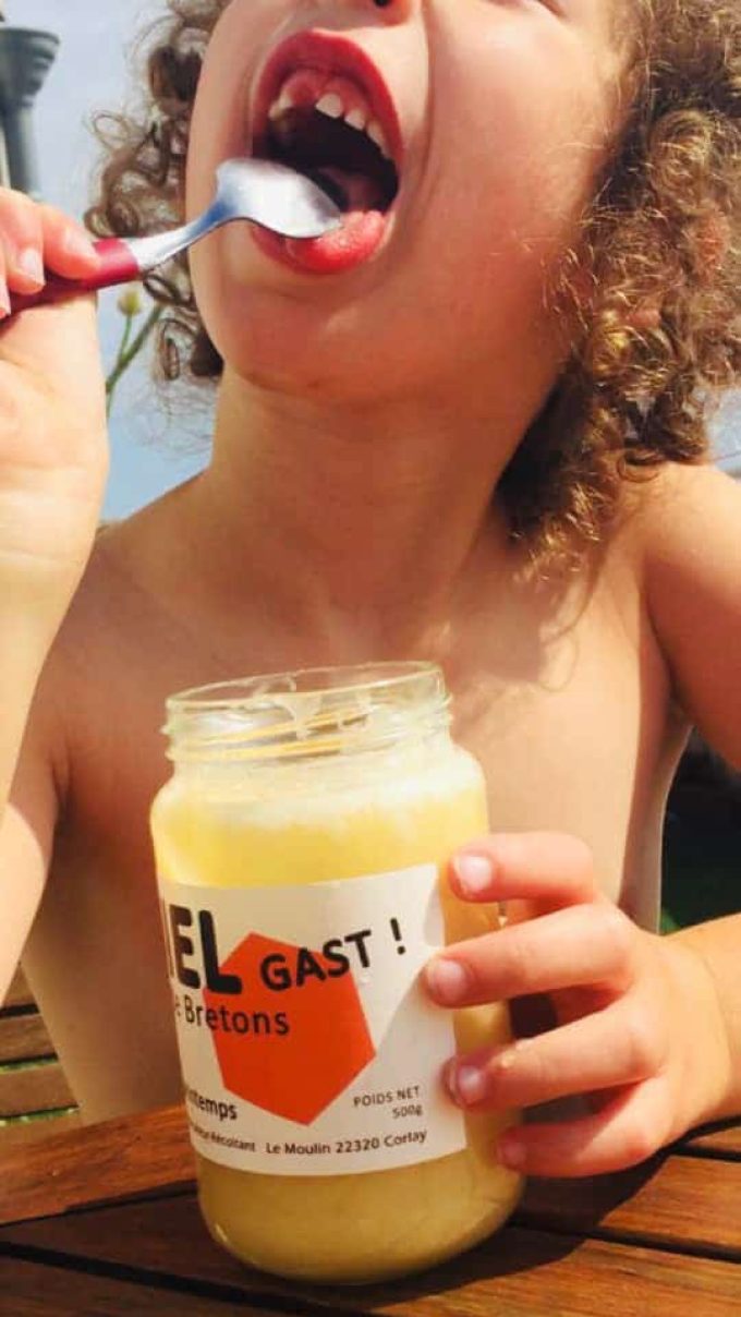 Miel de petits Bretons, Gast !