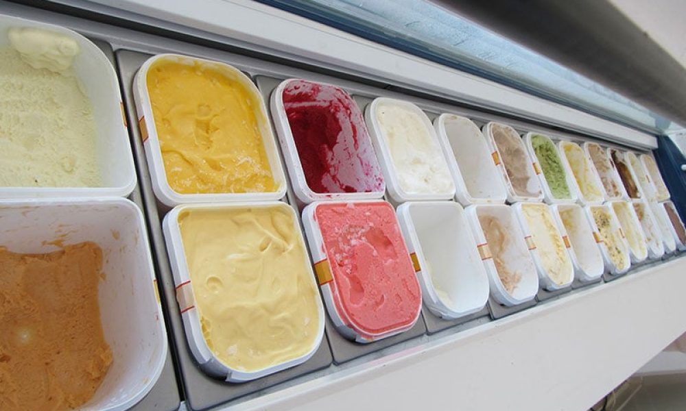 5 bonnes raisons d’acheter sa glace artisanale dans une laiterie locale