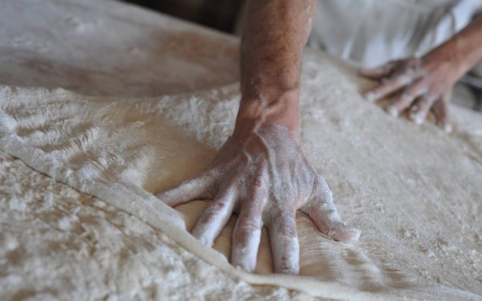 Pétriçage et façonnage à la main