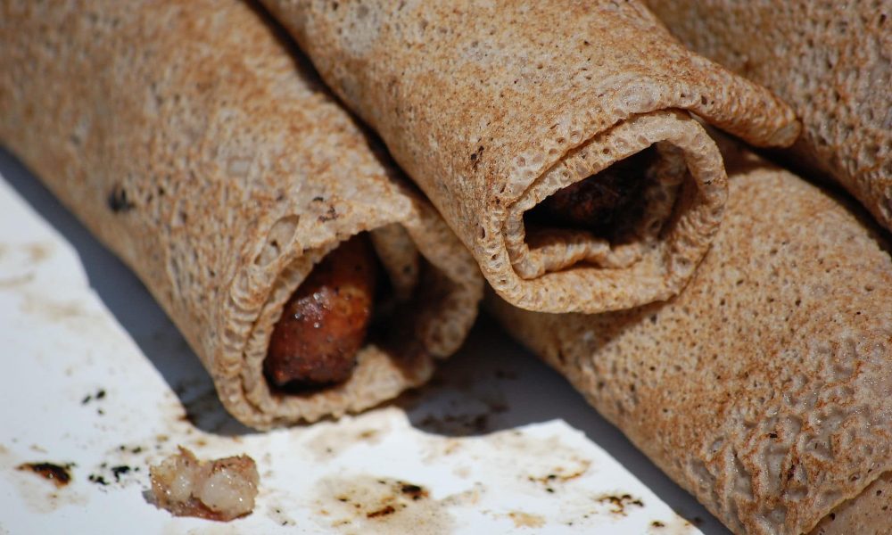 La galette saucisse, symbole gastronomique de la Bretagne !