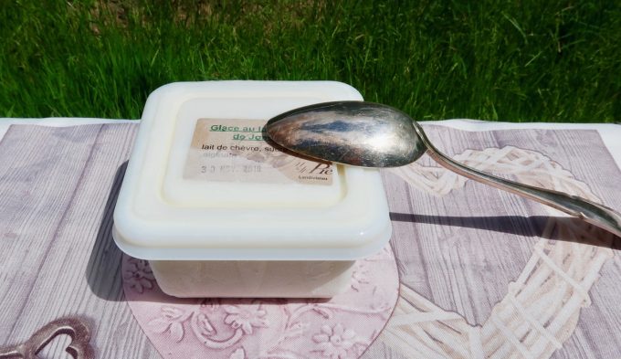 Glace au lait de chèvre