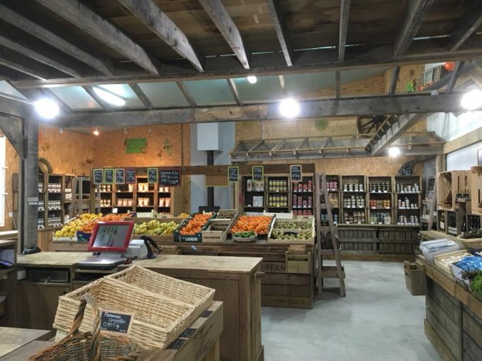 Le magasin avec un large choix de produits locaux
