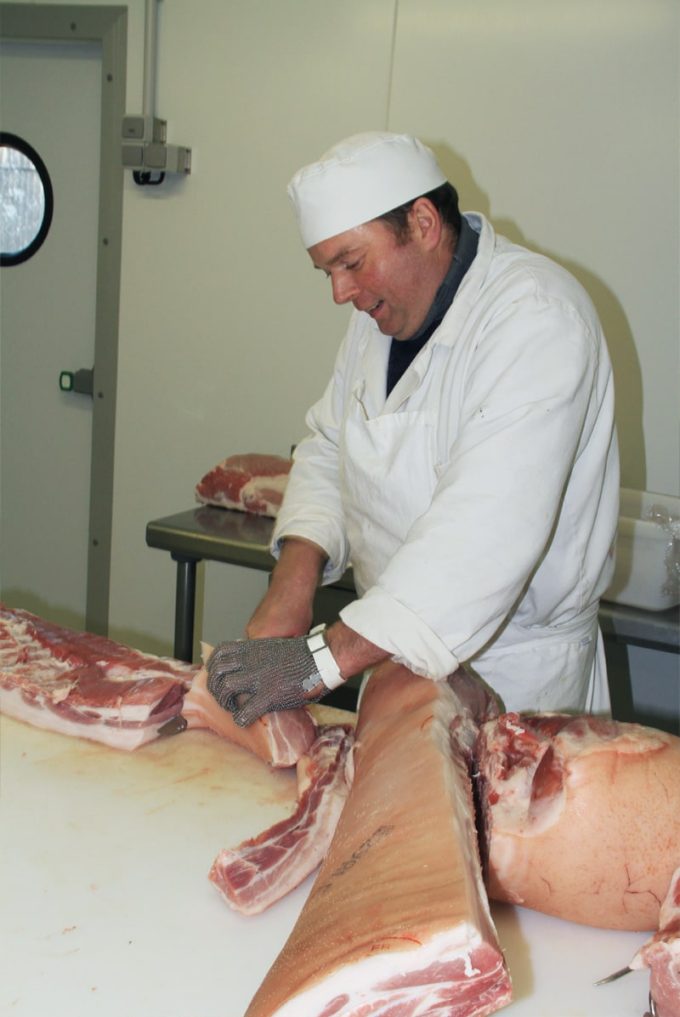 Paul Kéroué dans son laboratoire