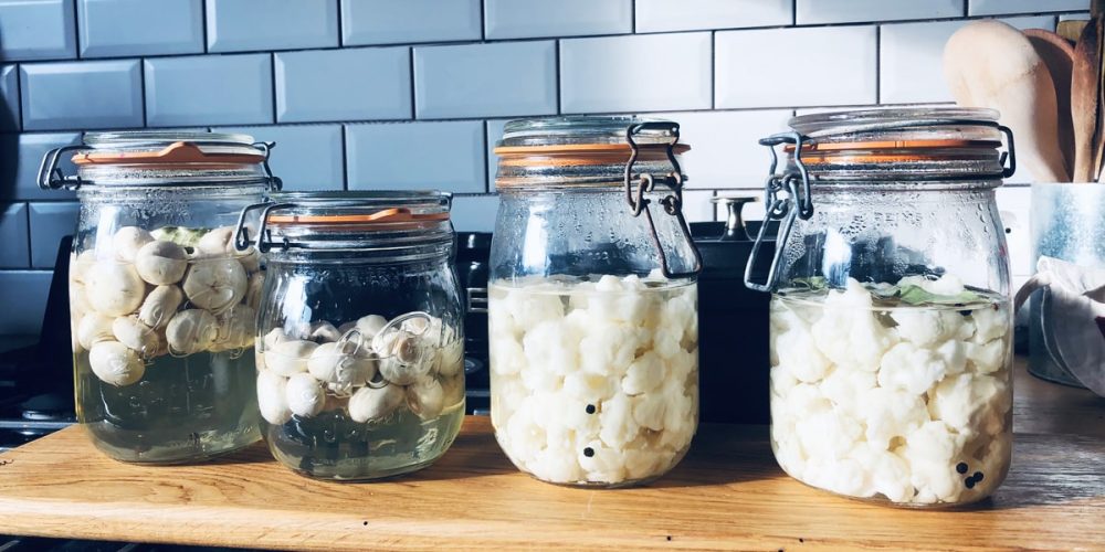 7 recettes de pickles pour tes apéritifs d’été