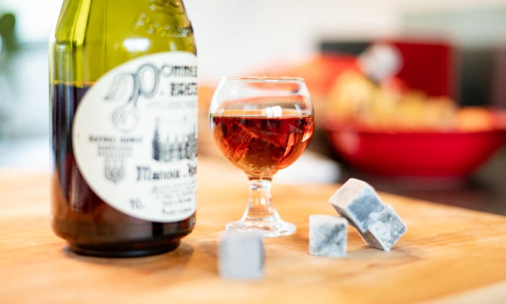 Pommeau de Bretagne : Goût, Fabrication, AOC, Histoire, Recettes…