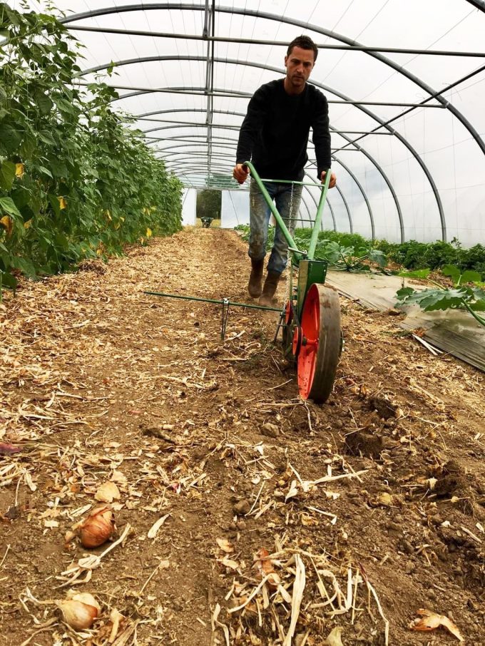 Damien Pouder dans son potager