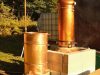 Premières distillations dans le champ : lavande et lavandin, puis basilic exotique