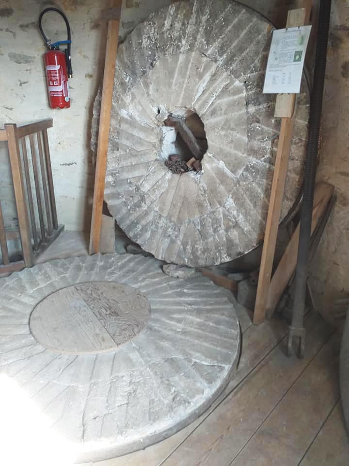 Les Vents d'Anges : Rencontre avec la meunière du Moulin de la Bicane.