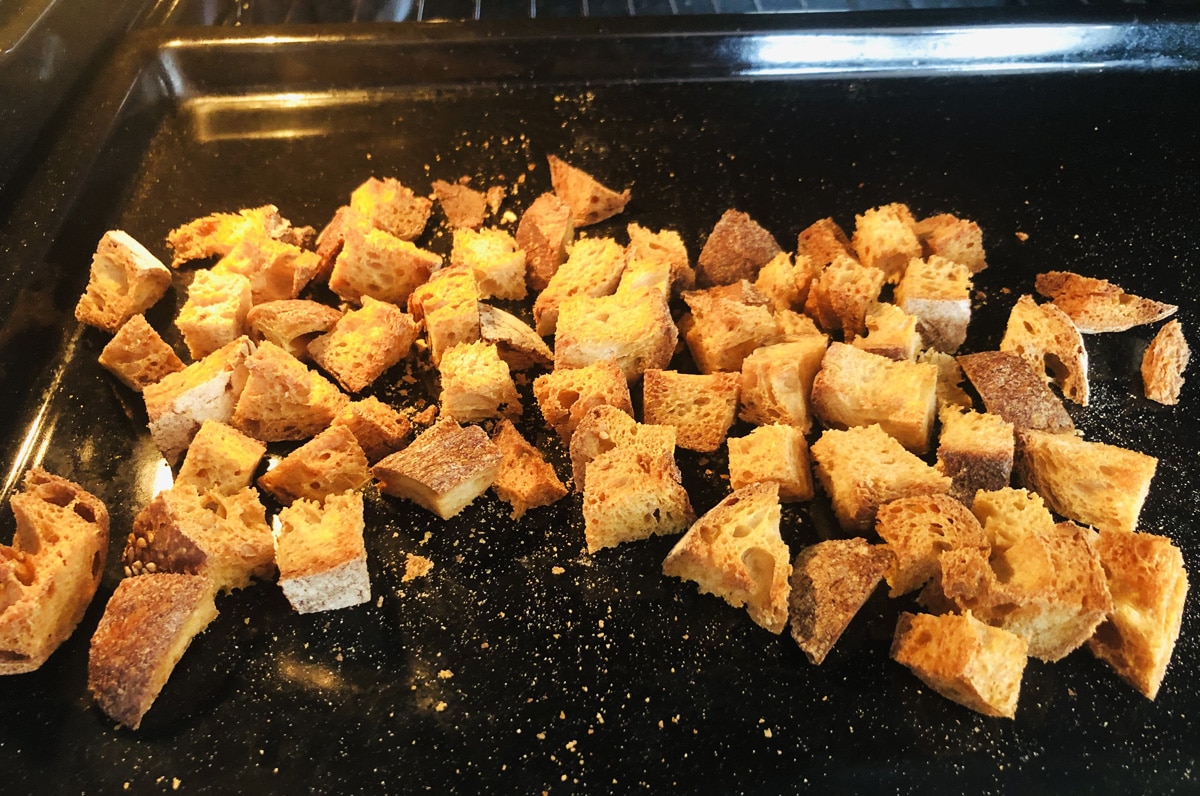 Croûton de pain maison : recette anti-gaspi facile
