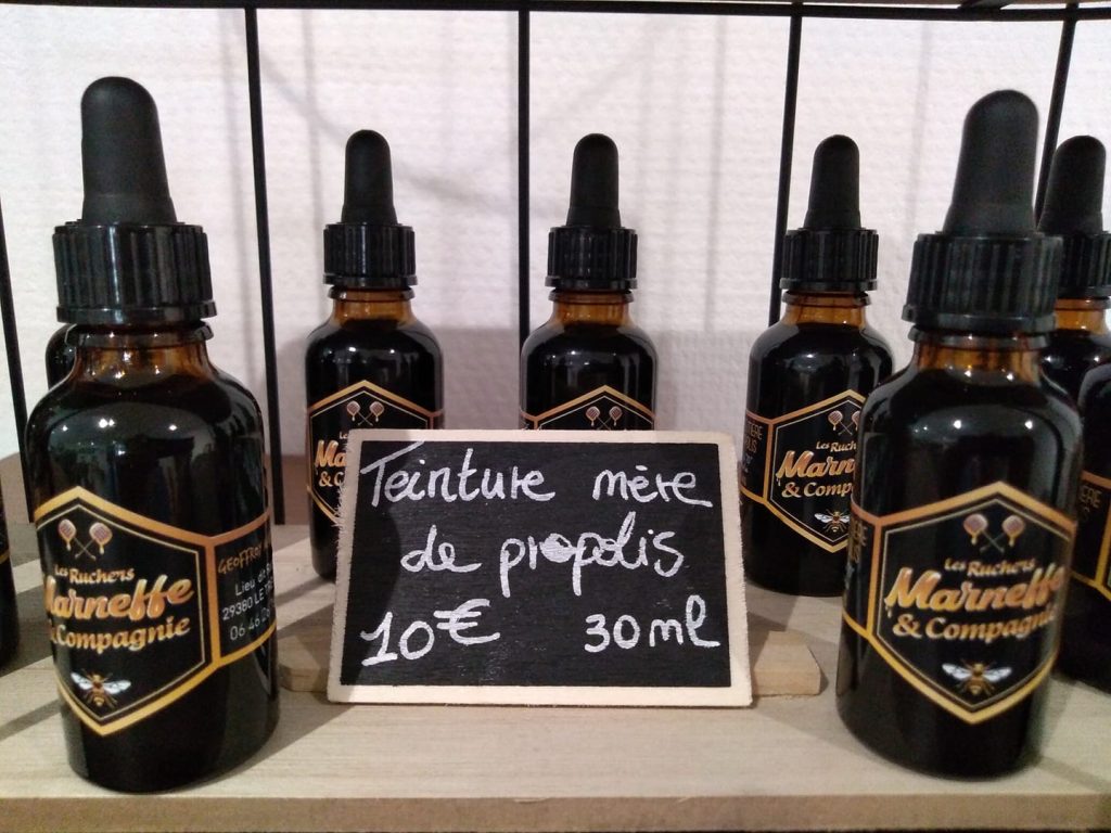 Les Bienfaits de la Propolis : 4 Variétés aux Pouvoirs Différents Les Bienfaits de la Propolis : 4 Variétés aux Pouvoirs Différents